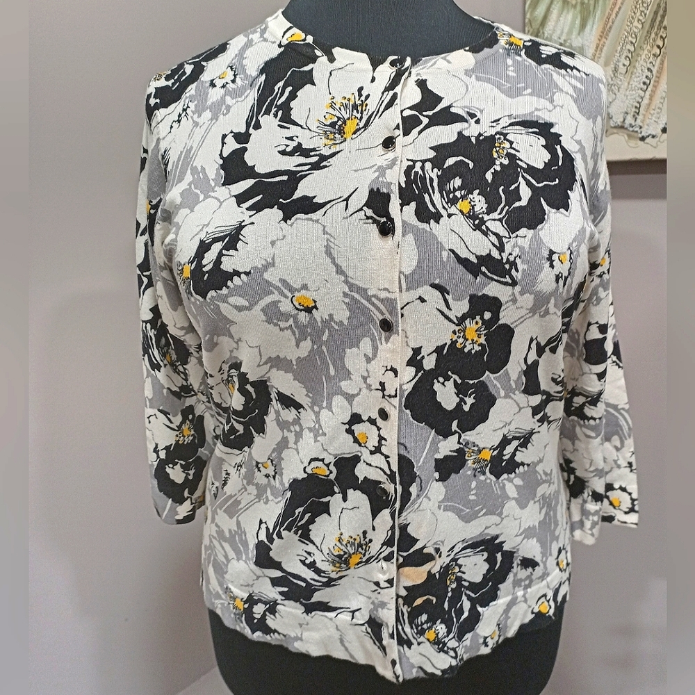 Plus Size Charter Club Woman Black & Gray Floral Design Lightweight Cardigan